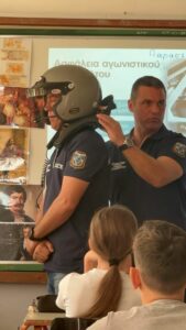 Εκπαιδευτική δράση οδικής ασφάλειας στα Δημοτικά σχολεία του Βύρωνα με τη συμμετοχή της αγωνιστικής ομάδας αυτοκινήτου της ΕΛ.ΑΣ.