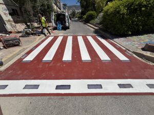 Με αμείωτο ρυθμό συνεχίζονται οι εργασίες στον Δήμο Βύρωνα – 14 νέες έξυπνες διαβάσεις πεζών για μεγαλύτερη οδική ασφάλεια